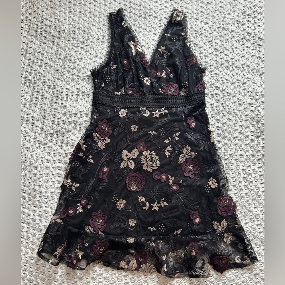 Willow & Clay Black Lace Floral Mini Dress